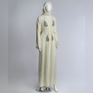 SOLD ✅ 
Eid/ Muslim/ Dubai Arab Maxi Belted Embroidered Abaya Size Fits S/M/L